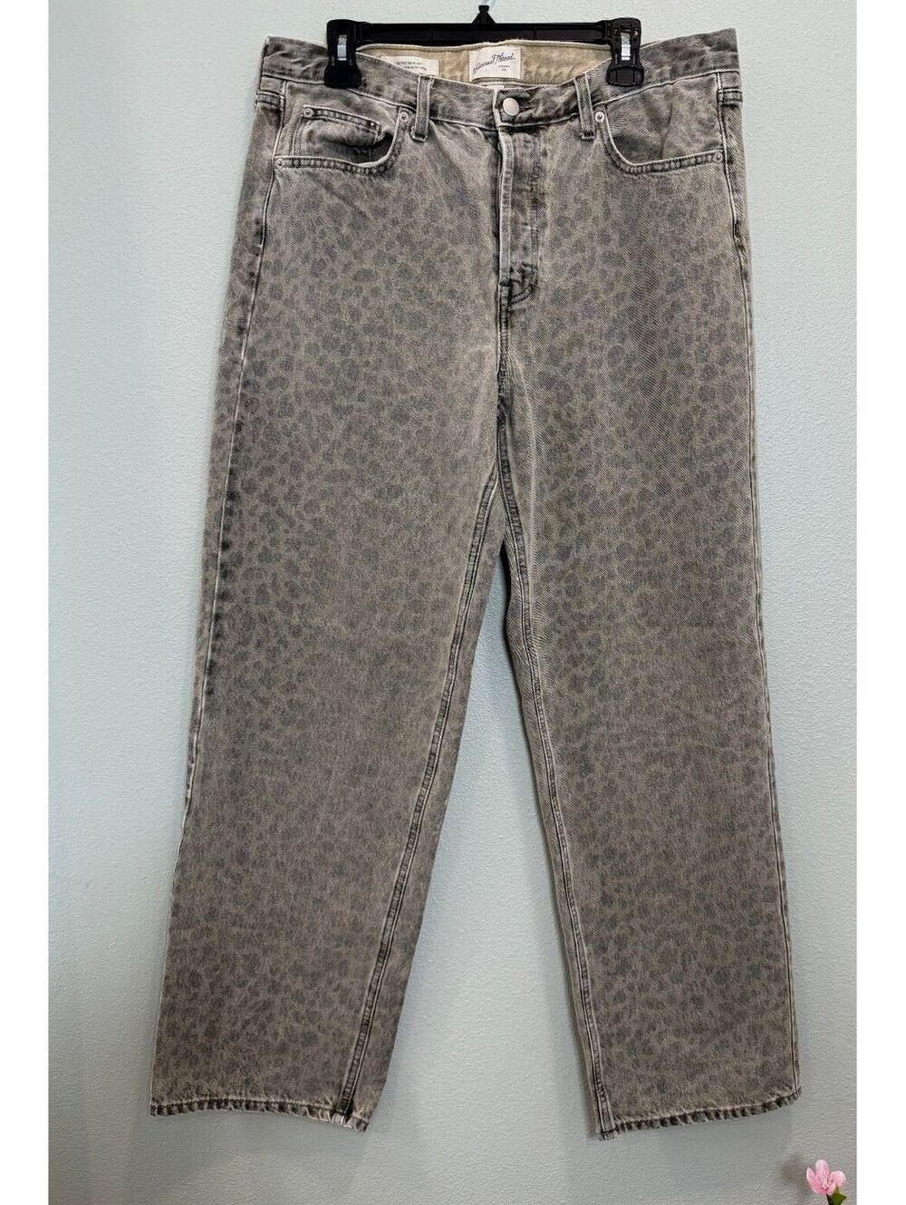 Universal Thread Mid Rise 90s Baggy Jean's In A Cheetah Print - Women's 12 - Picture 2 of 7